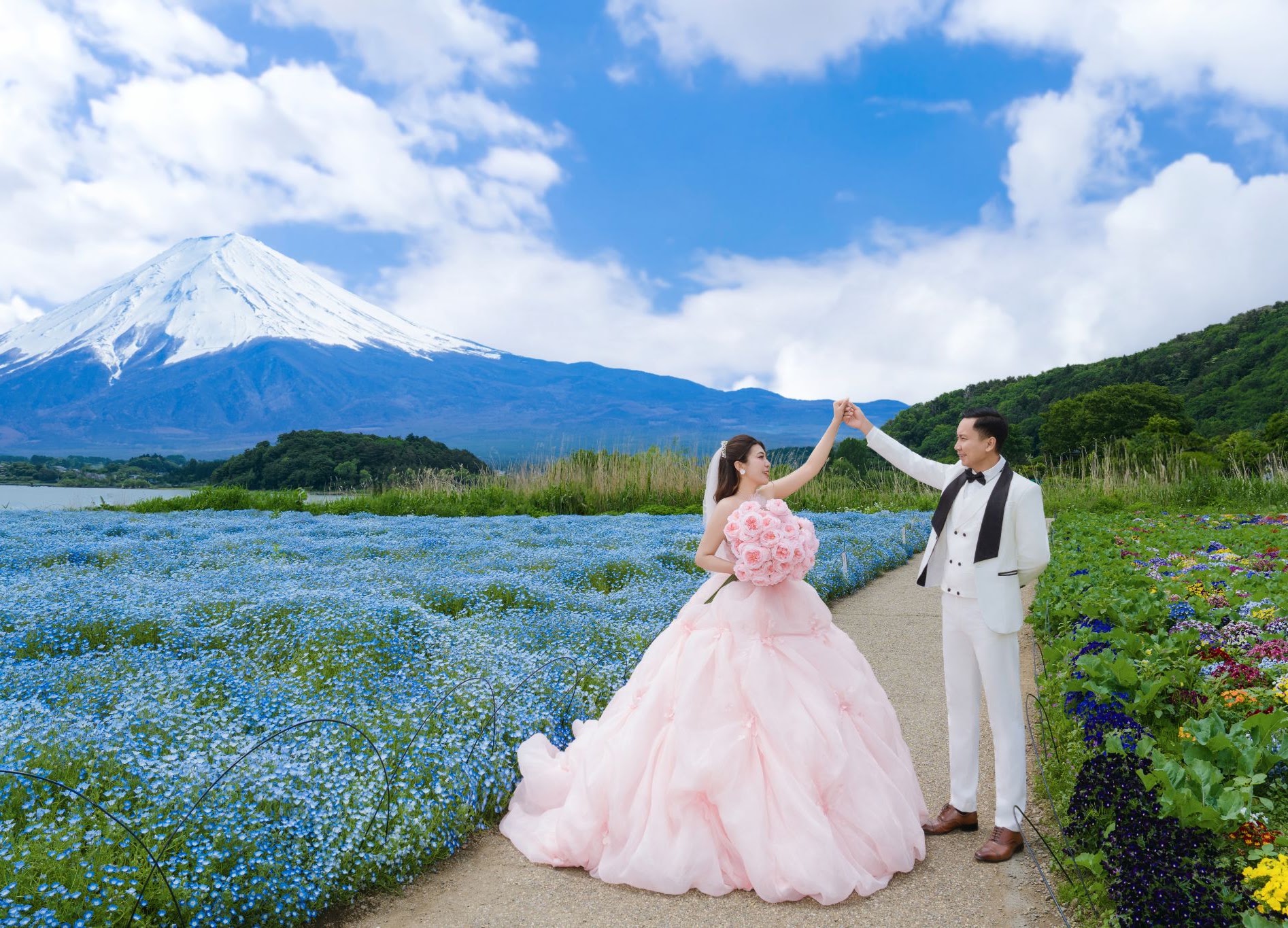 UNMEI Studio Tokyo – ခါဝါဂူချီနှင့် စကိုင်းထရီး ဓာတ်ပုံ