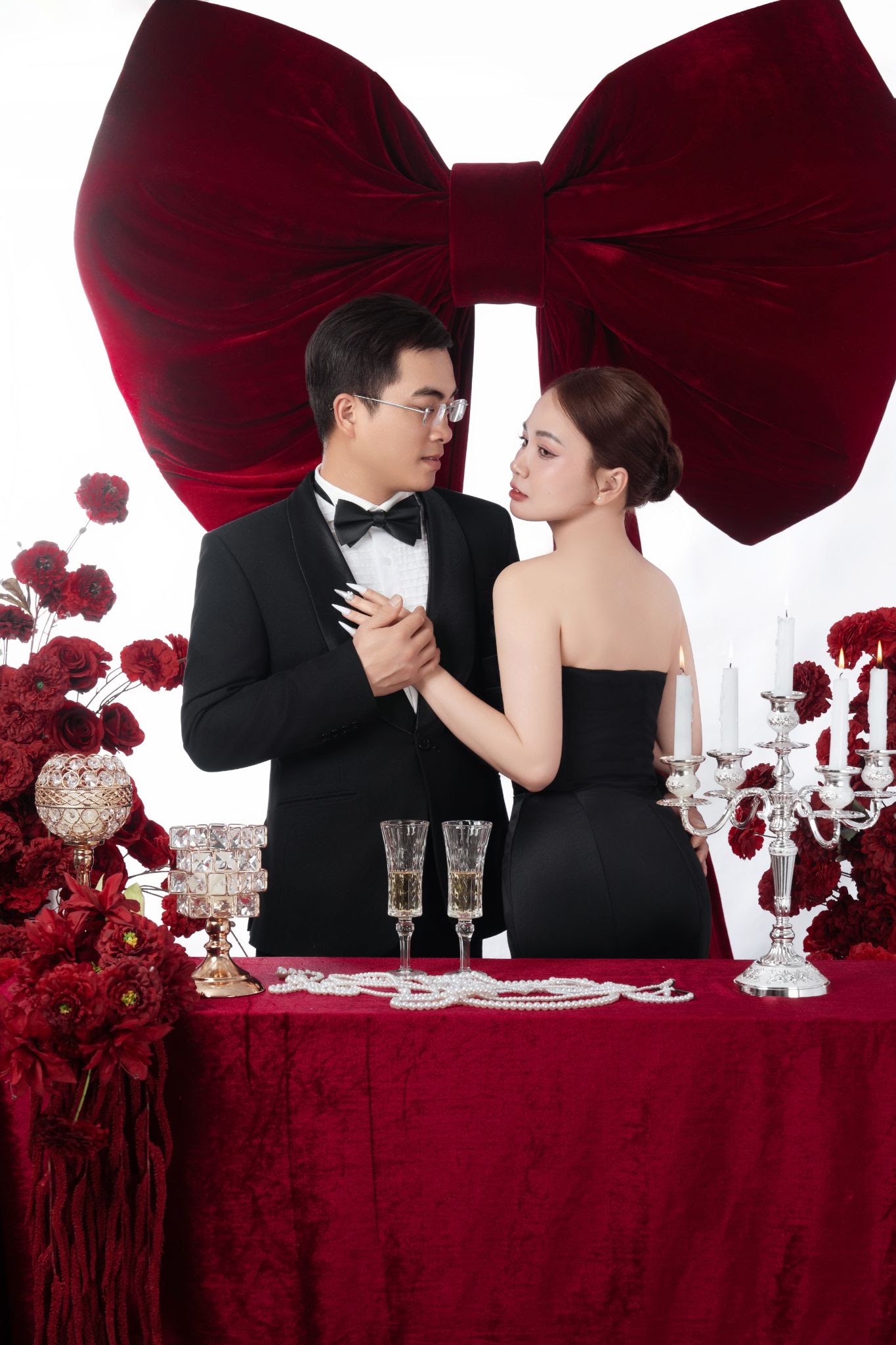 UNMEI Studio Tokyo – 赤いリボンと黒ドレス の撮影写真