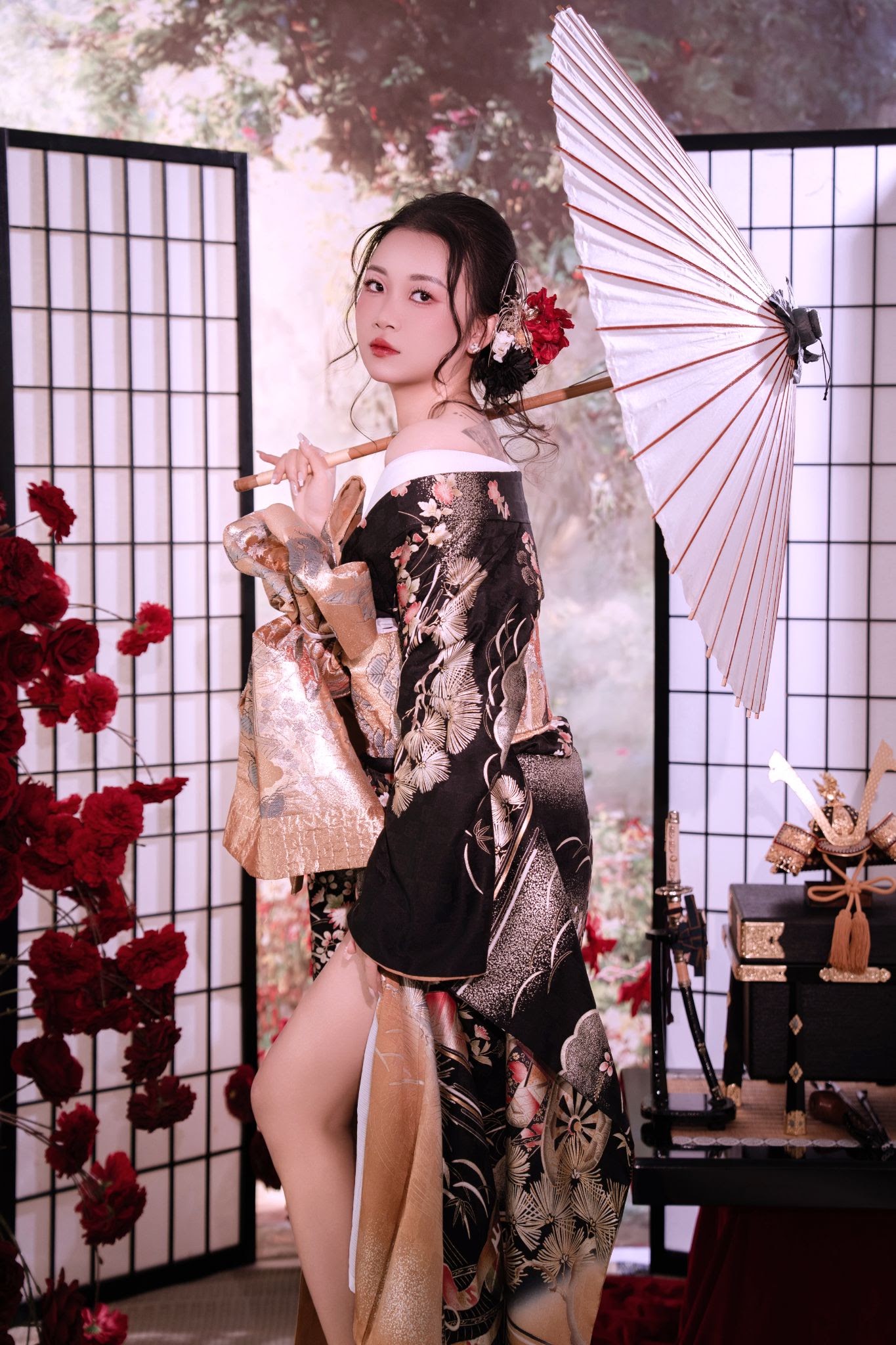 UNMEI Studio Tokyo – 花魁 紅の女剣士 の撮影写真
