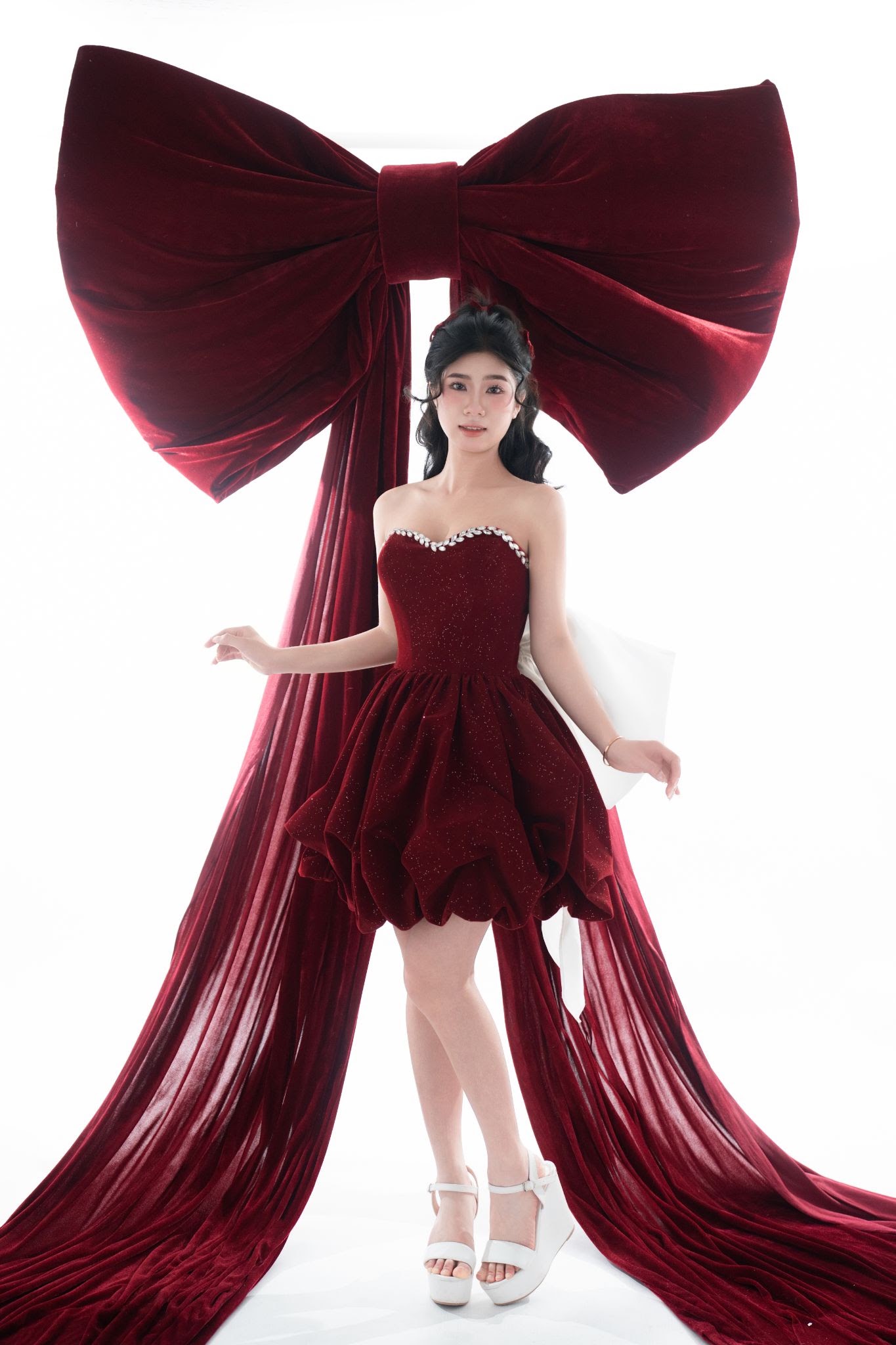 UNMEI Studio Tokyo – 赤ドレスとリボン の撮影写真