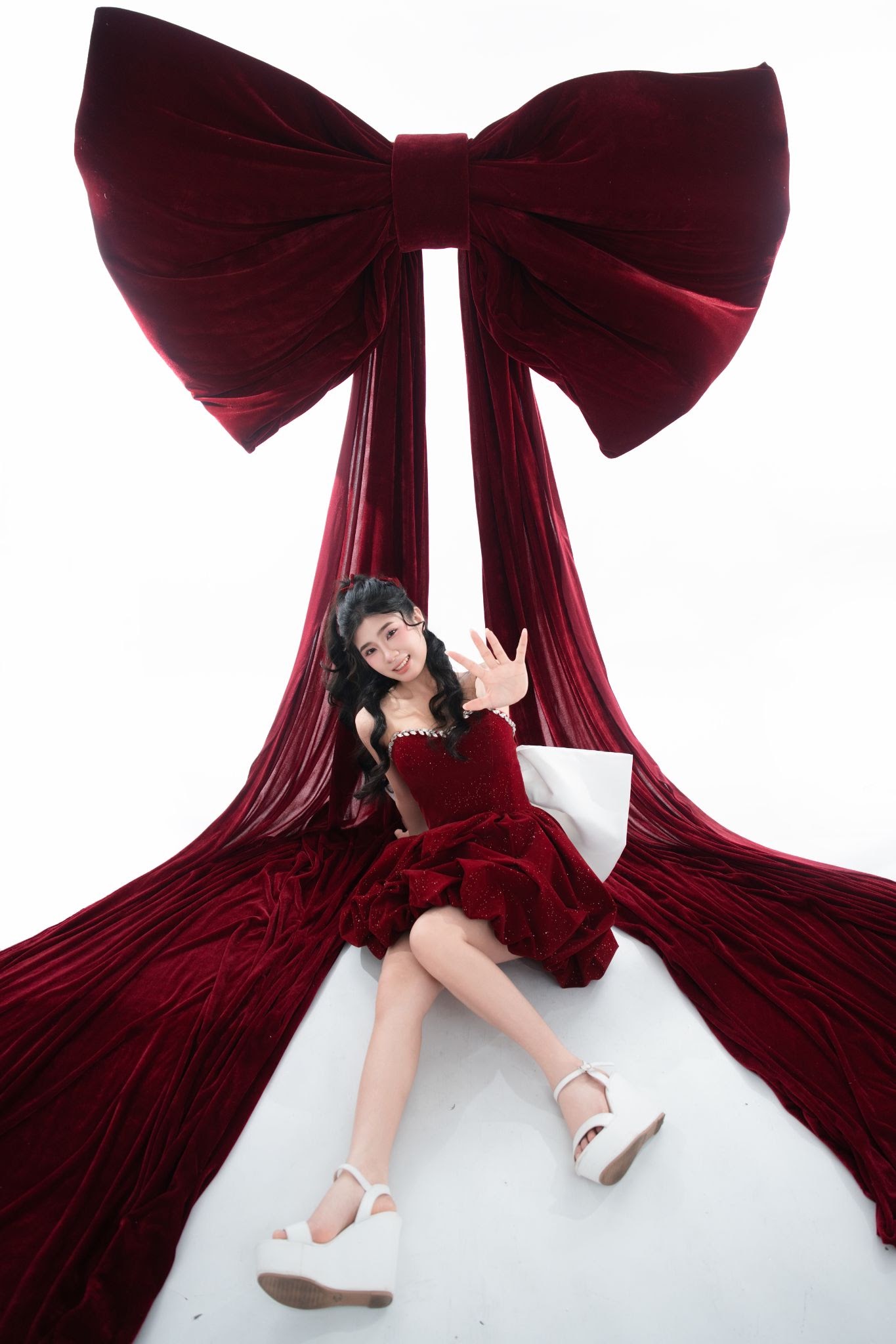 UNMEI Studio Tokyo – 赤ドレスとリボン の撮影写真