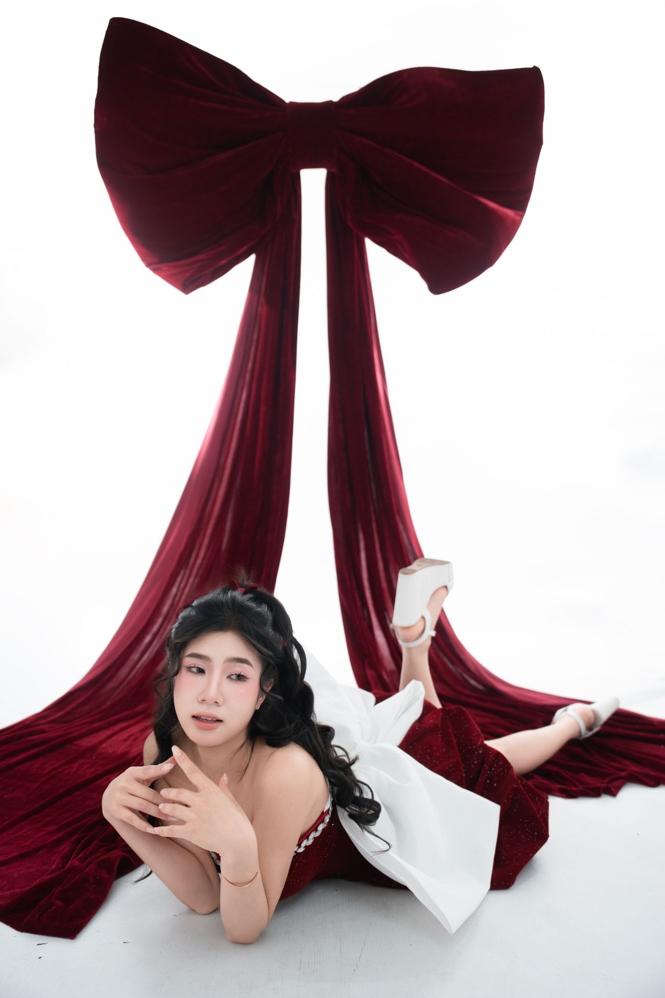 UNMEI Studio Tokyo – 赤ドレスとリボン の撮影写真