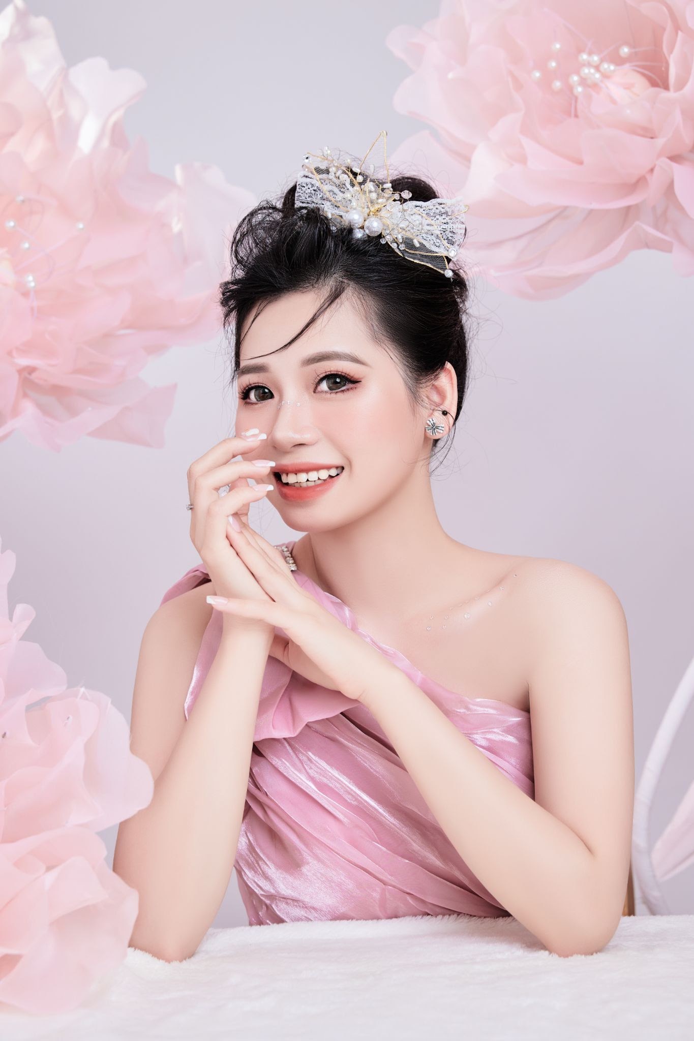 UNMEI Studio Tokyo – ピンクと三輪の花 の撮影写真