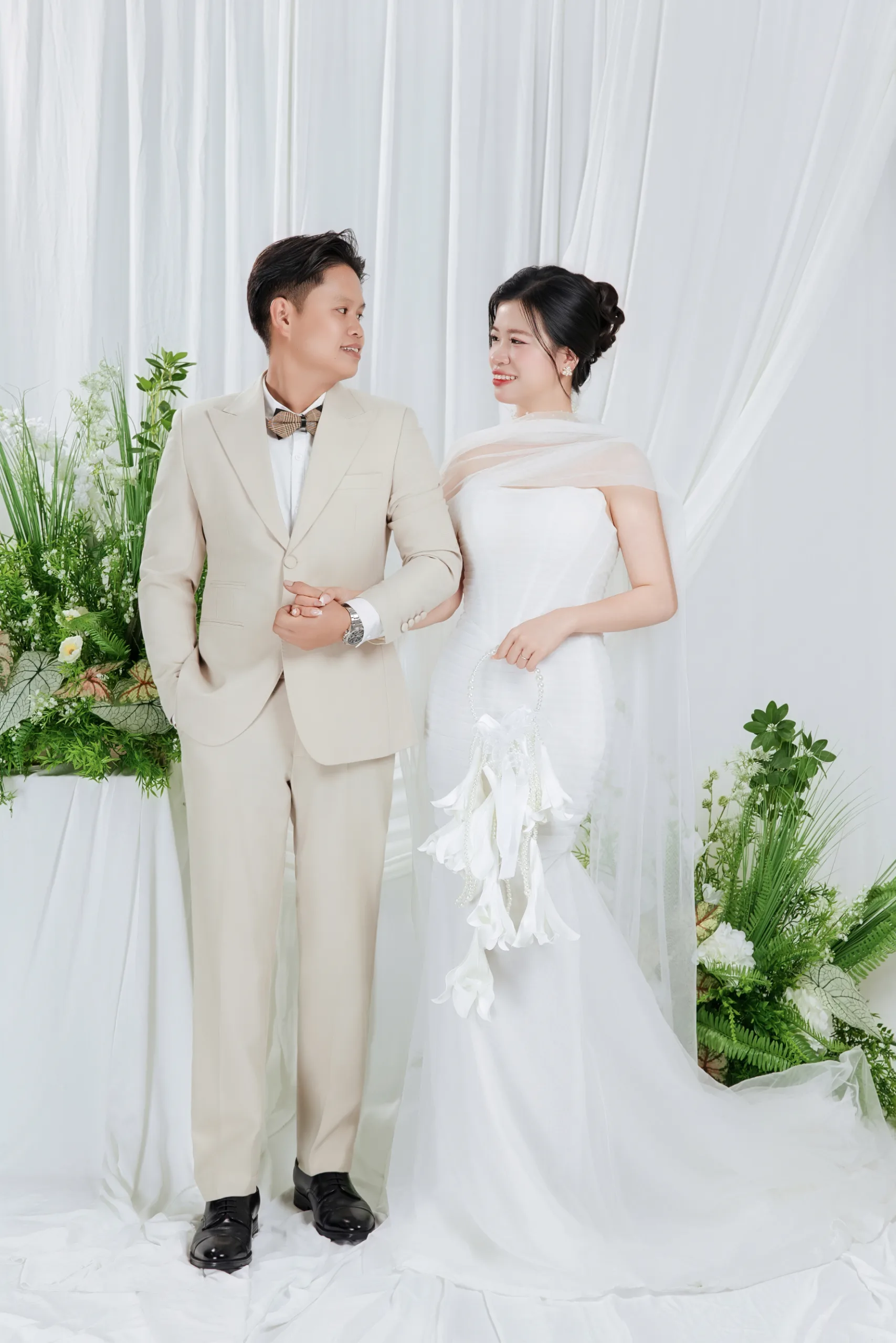 ST-12 LỤA TRẮNG HÀN QUỐC LÃNG MẠN