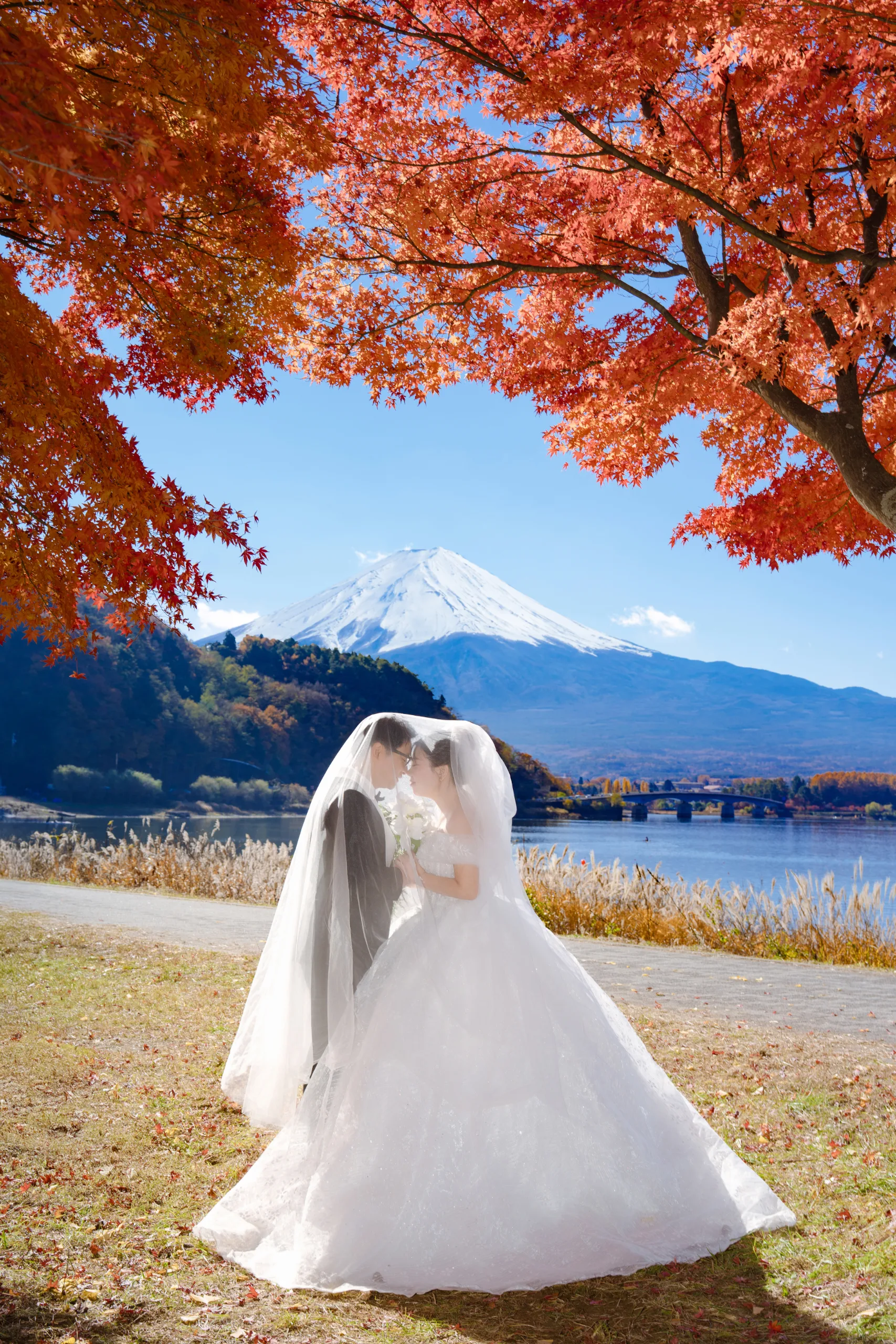 FJ-02 富士山・新倉山浅間公園の紅葉ウェディングフォト