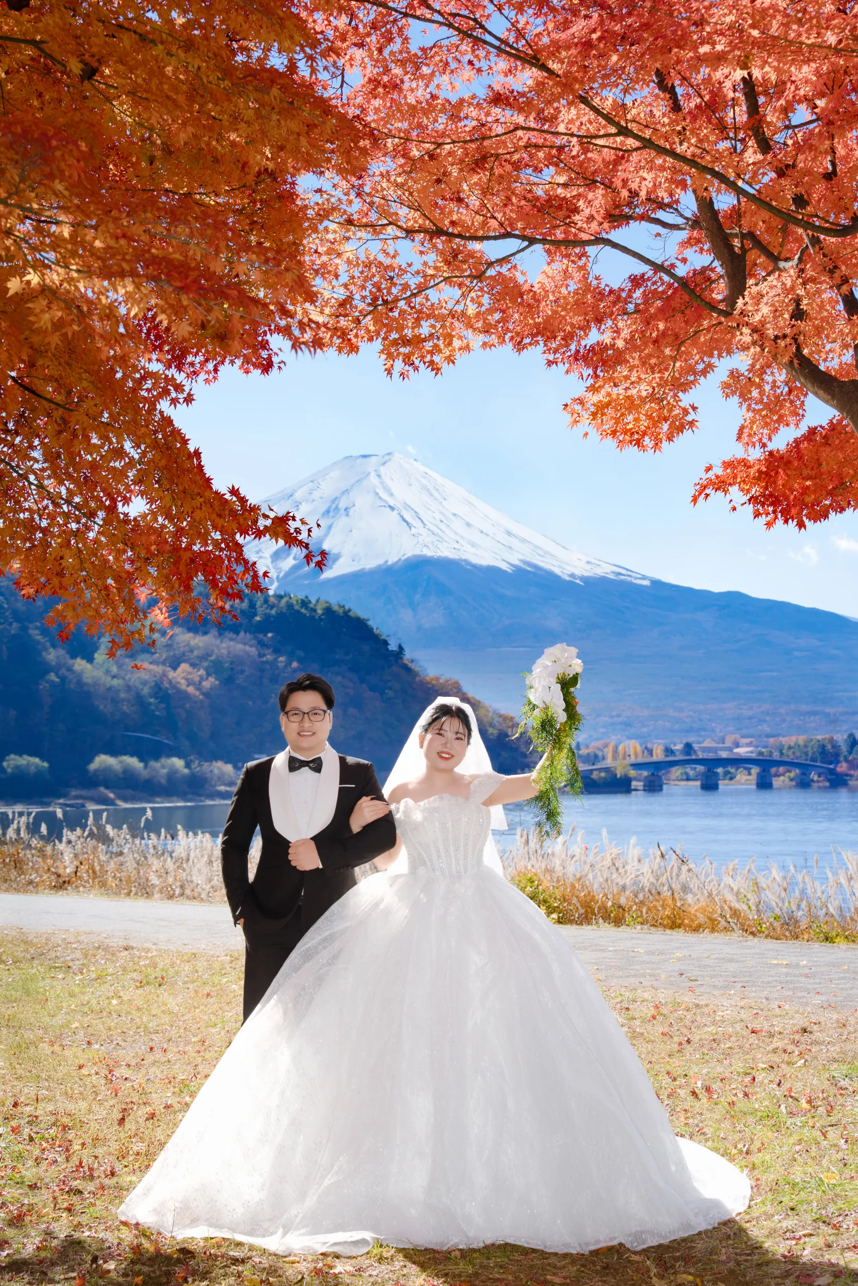 FJ-02 富士山・新倉山浅間公園の紅葉ウェディングフォト