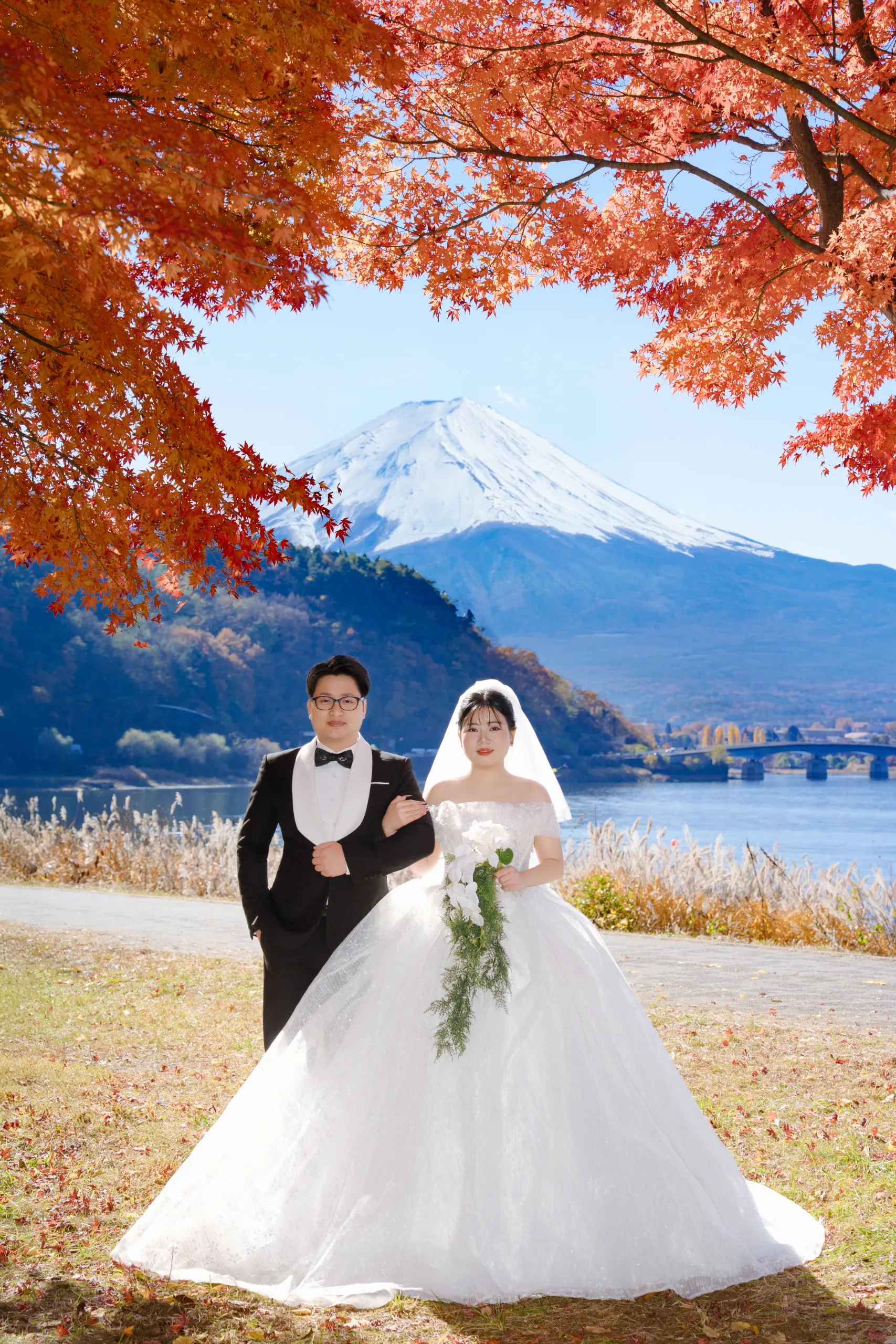 FJ-02 富士山・新倉山浅間公園の紅葉ウェディングフォト