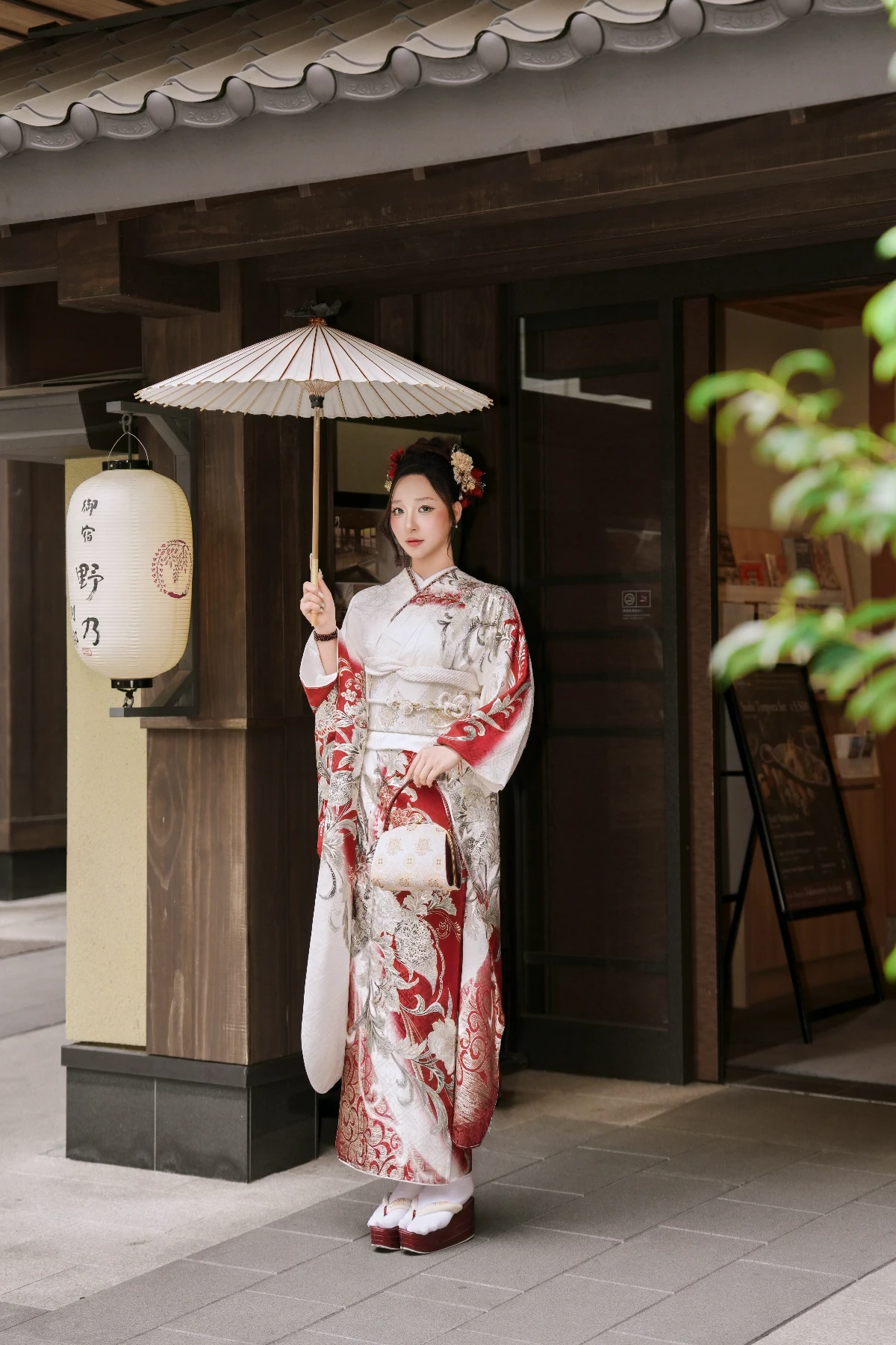 KM-04 Kimono Luxury Màu Trắng Đỏ