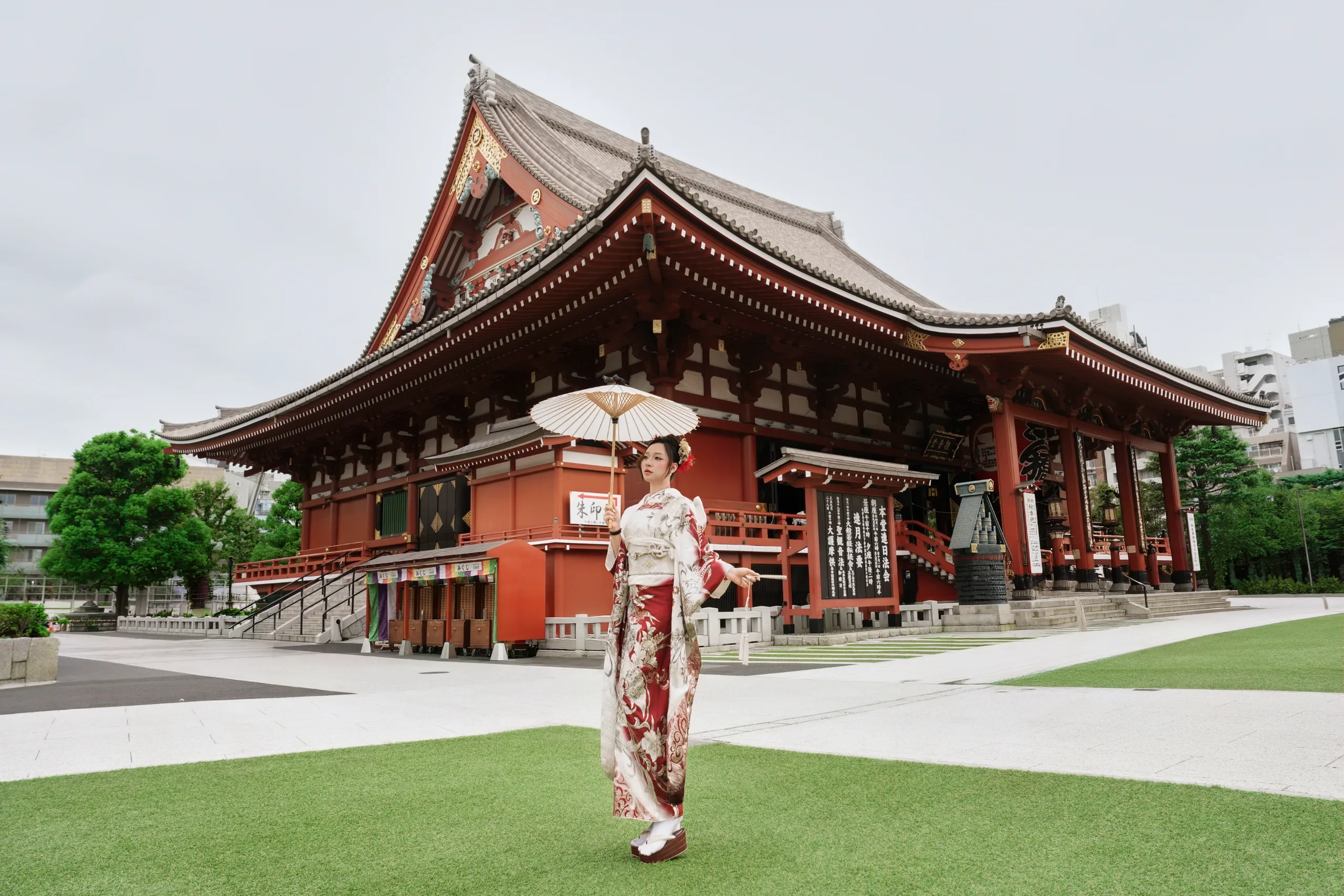 KM-04 Kimono Luxury Màu Trắng Đỏ