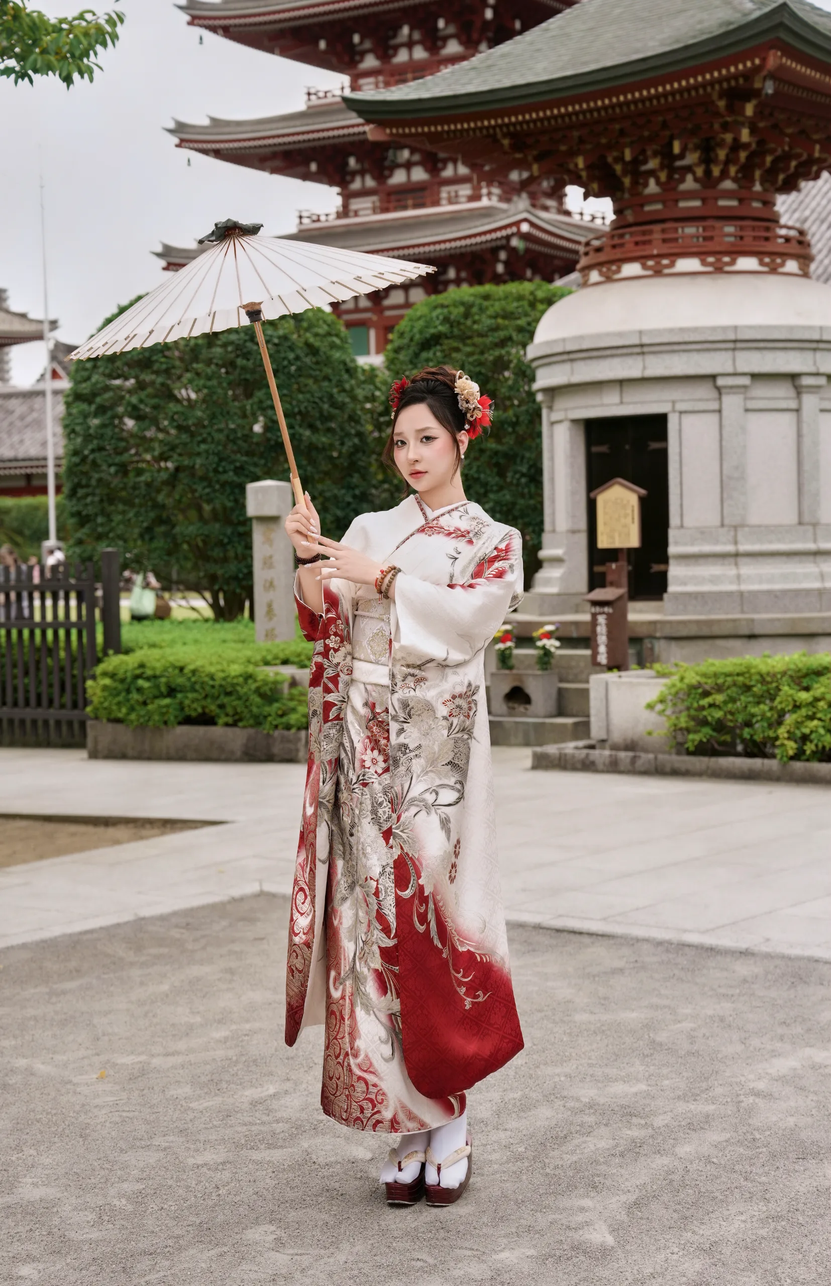 KM-04 Kimono Luxury Màu Trắng Đỏ