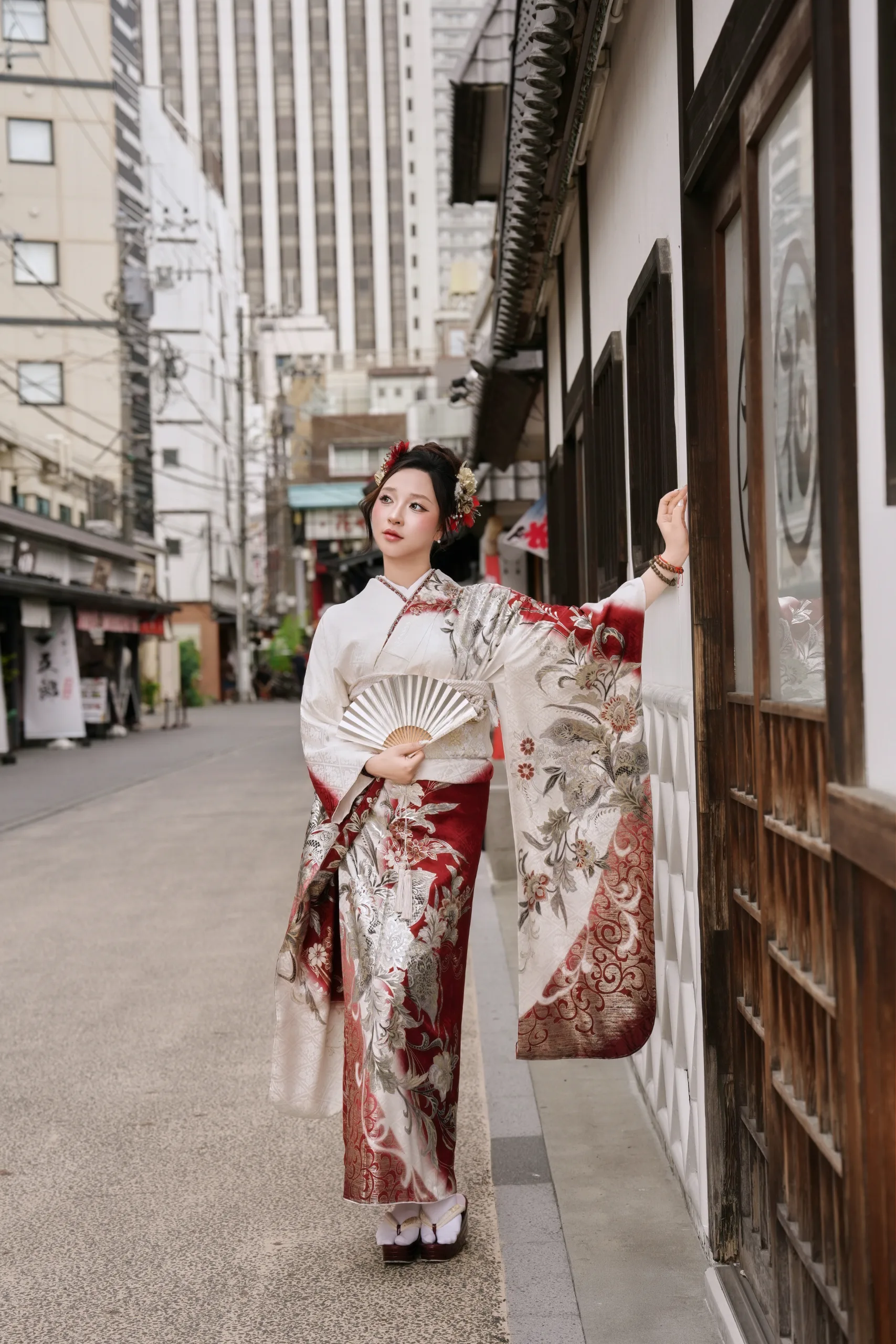 KM-04 Kimono Luxury Màu Trắng Đỏ