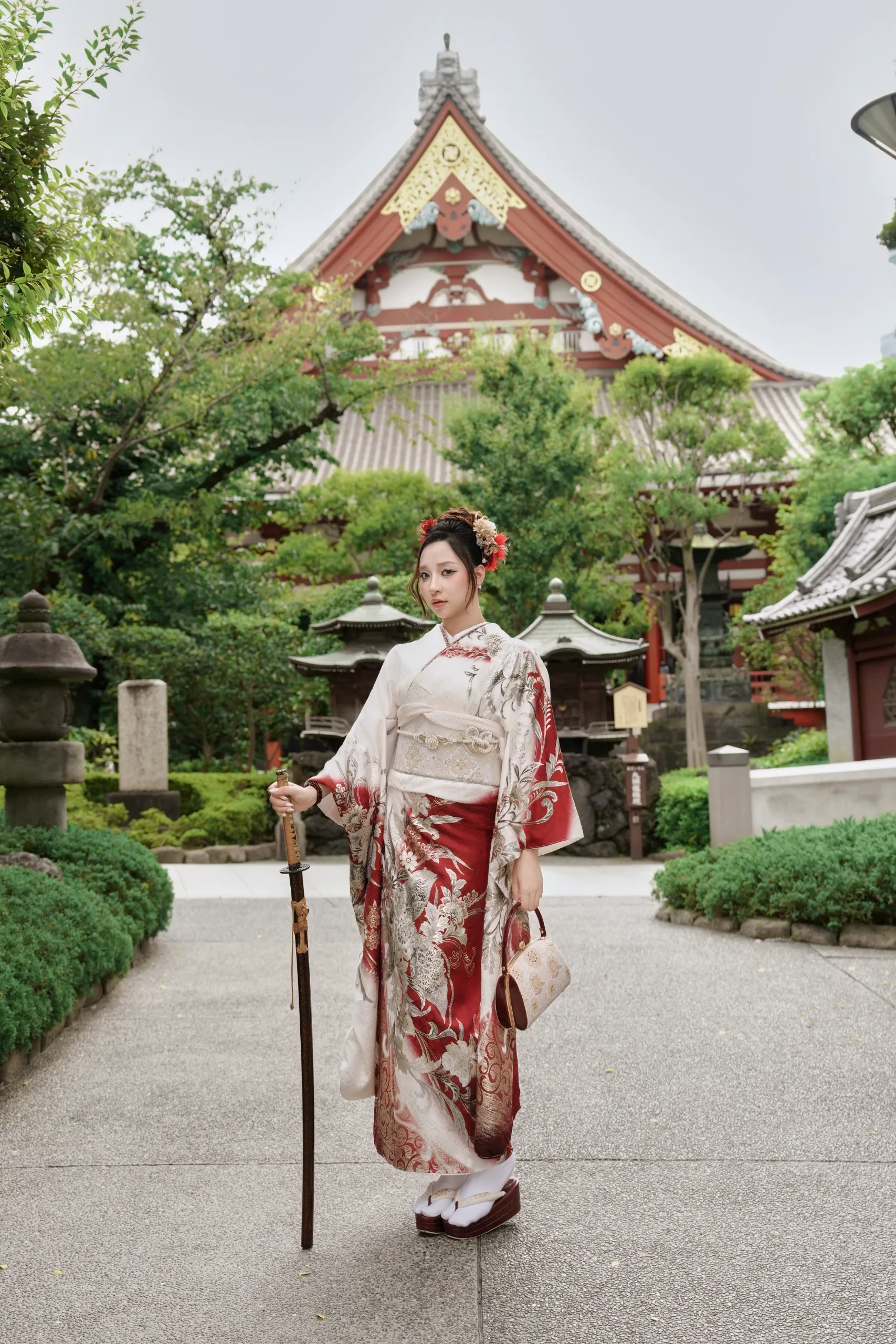 KM-04 Kimono Luxury Màu Trắng Đỏ