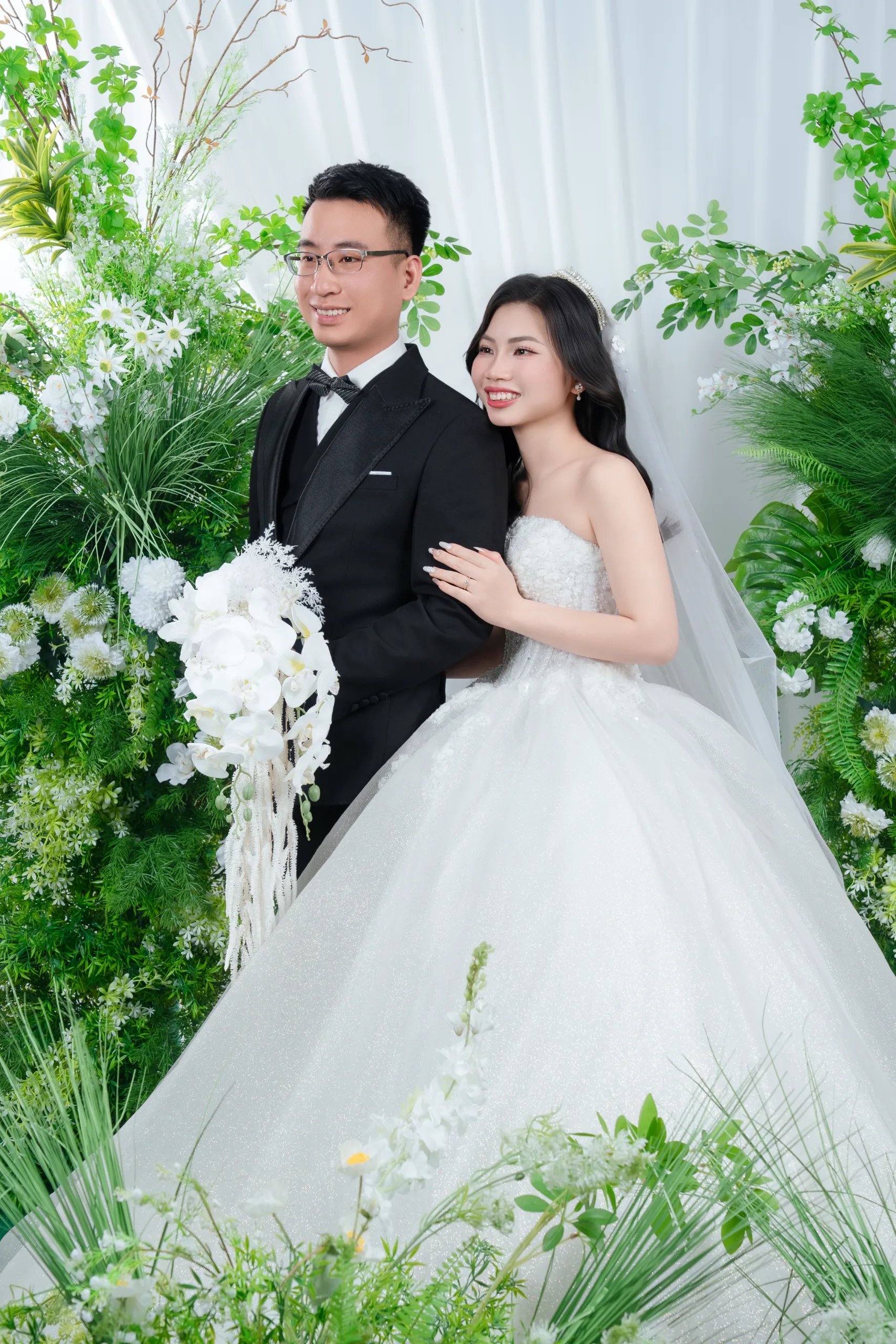 ST-20 VƯỜN HOA $ PHÔNG LỤA TRẮNG