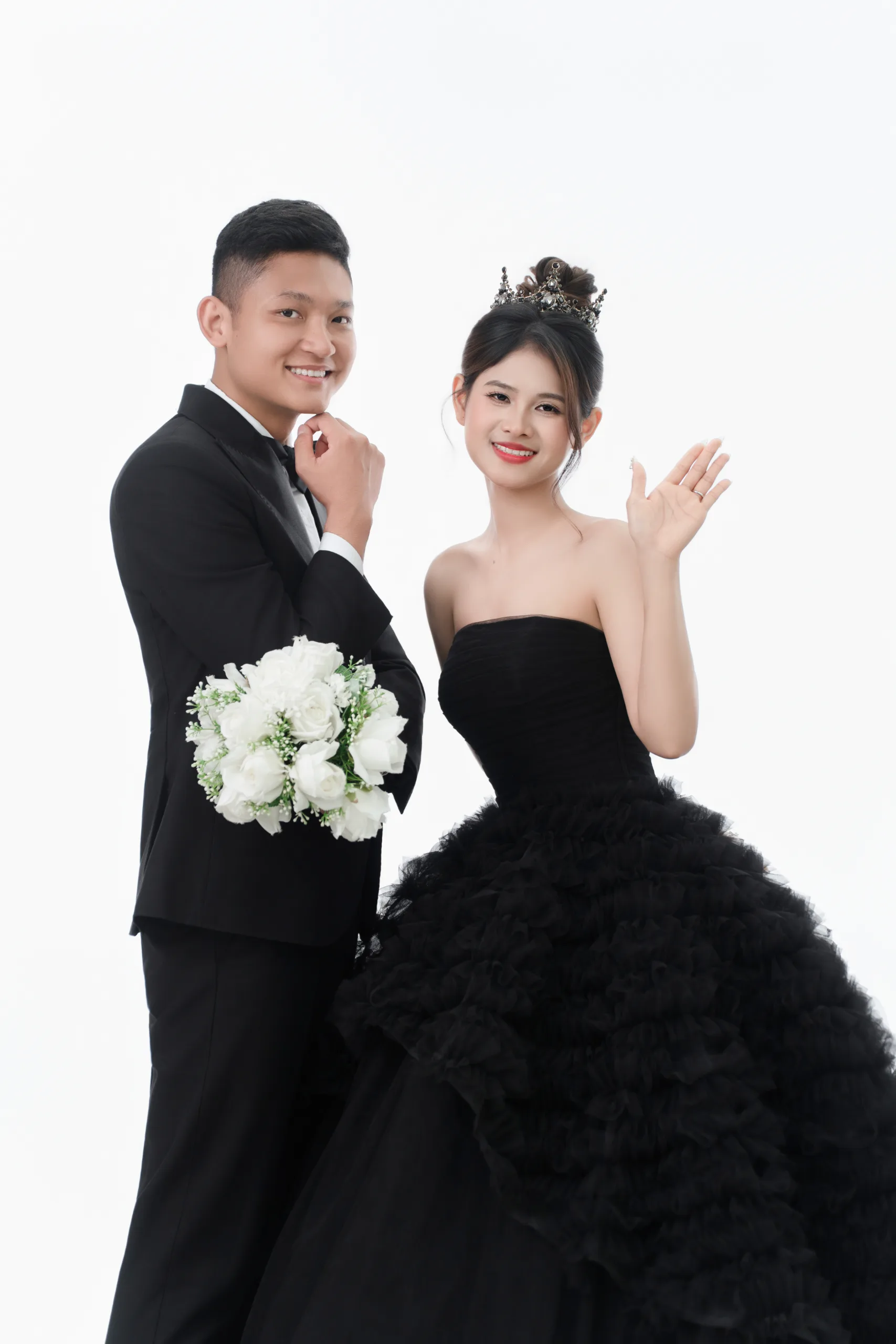 ST-06 PHÔNG ĐEN $ TRẮNG NỔI BẬT