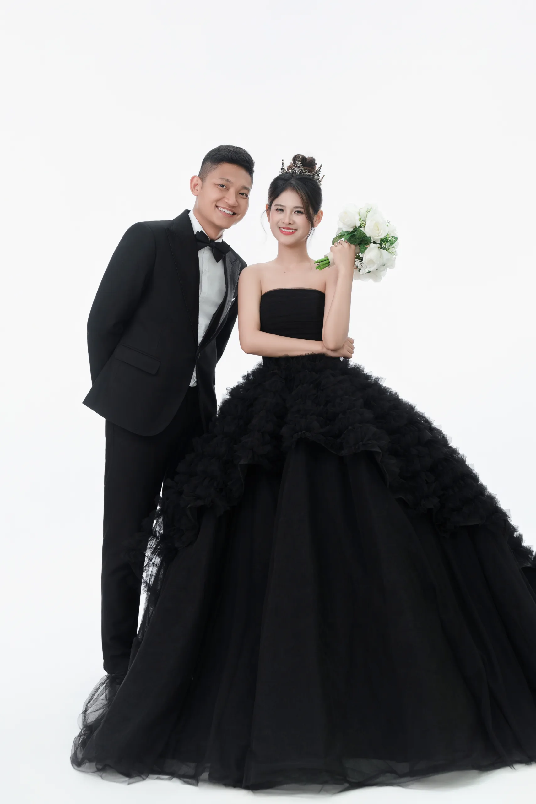 ST-06 PHÔNG ĐEN $ TRẮNG NỔI BẬT