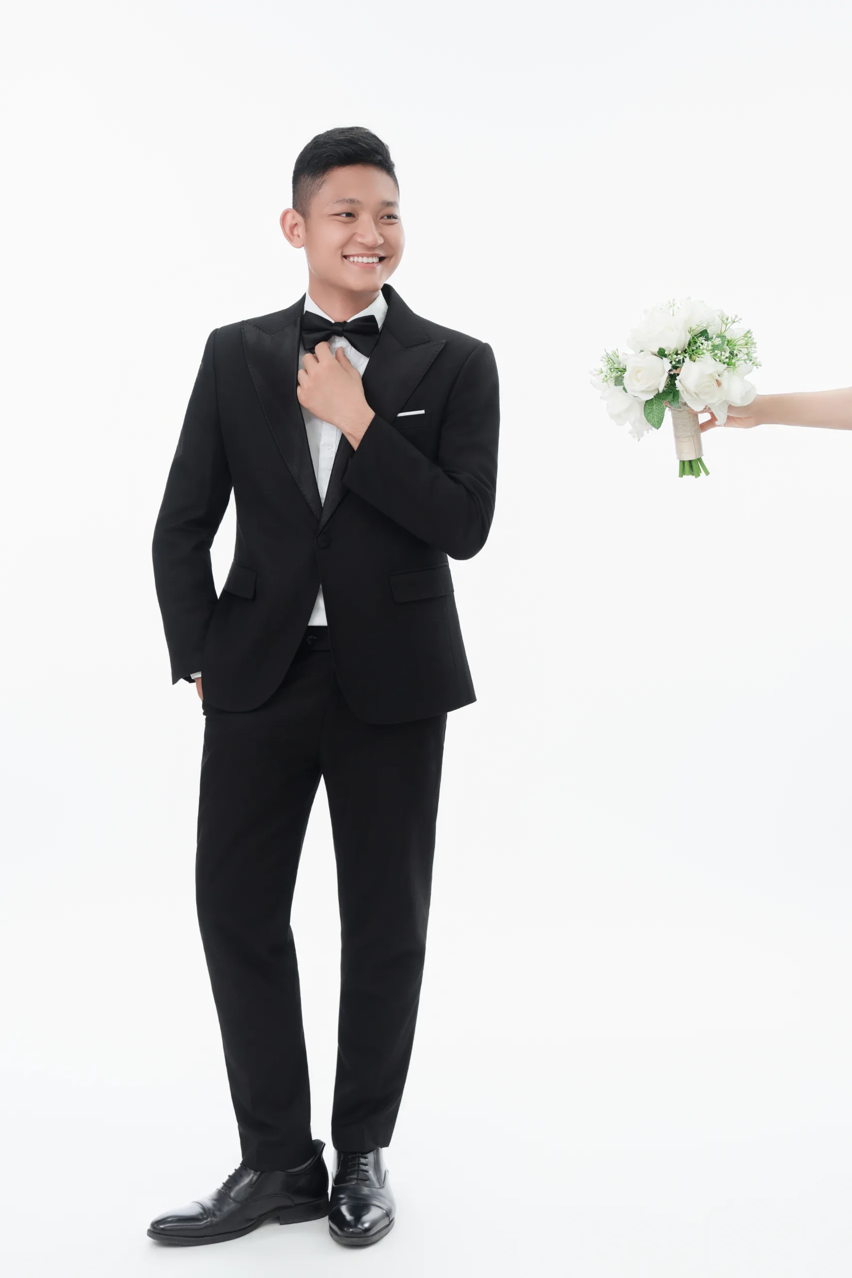 ST-06 PHÔNG ĐEN $ TRẮNG NỔI BẬT